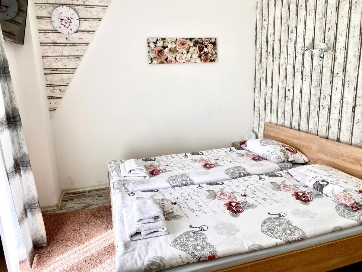 Riedwirtshaus Motel นอย-อุล์ม ภายนอก รูปภาพ