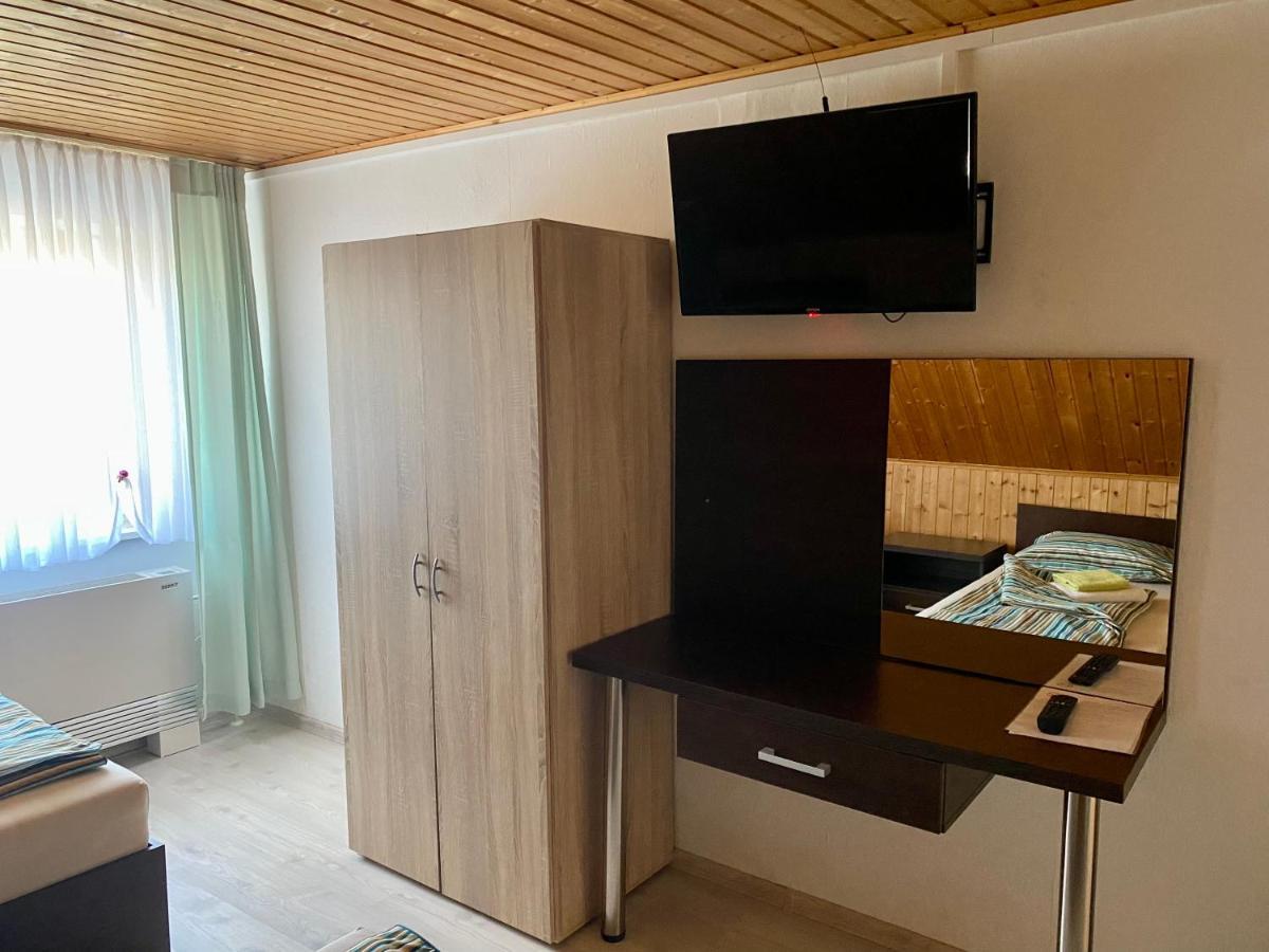 Riedwirtshaus Motel นอย-อุล์ม ภายนอก รูปภาพ